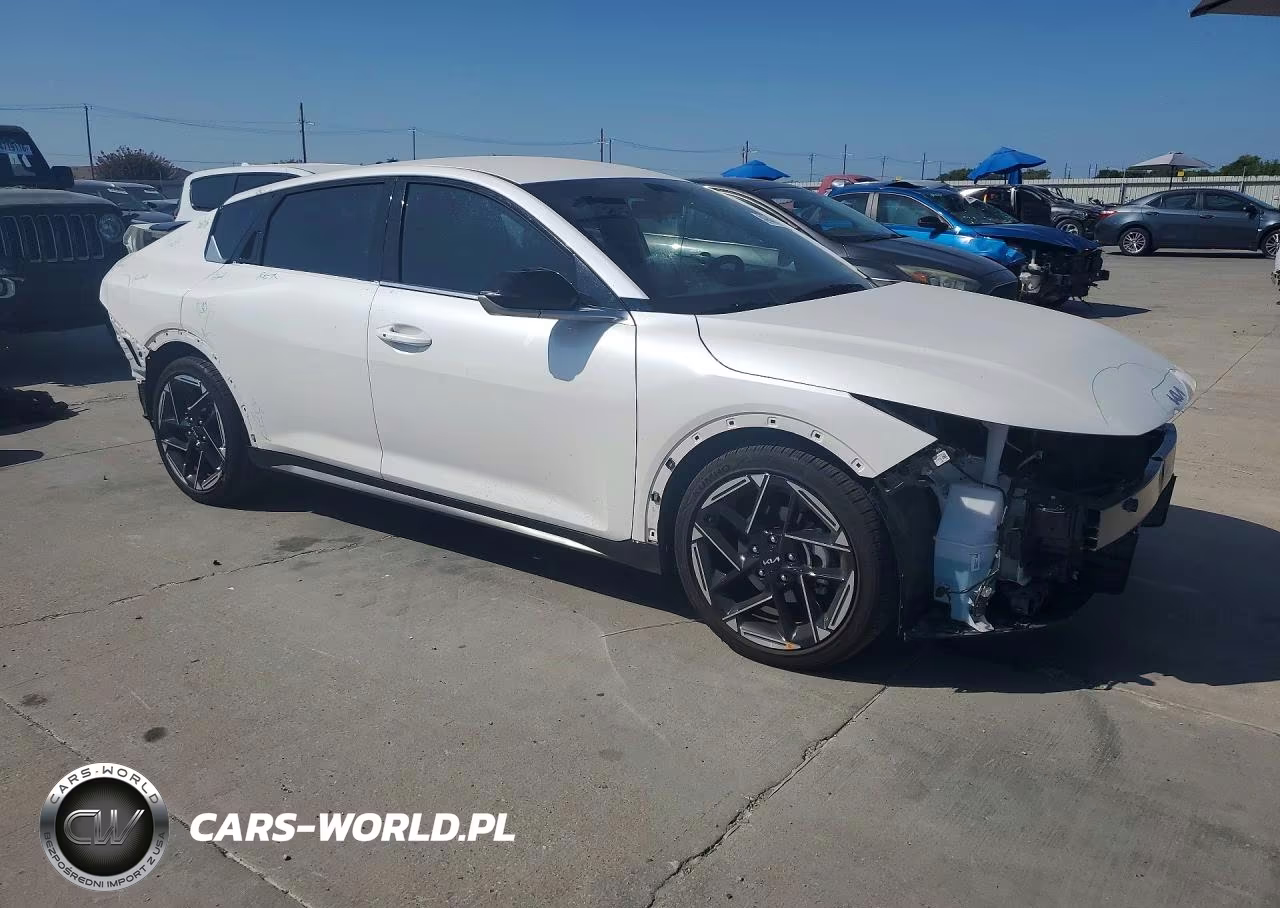 2025 Kia K4 Gt Line VIN:3KPFW4DE0SE245655 - 4
