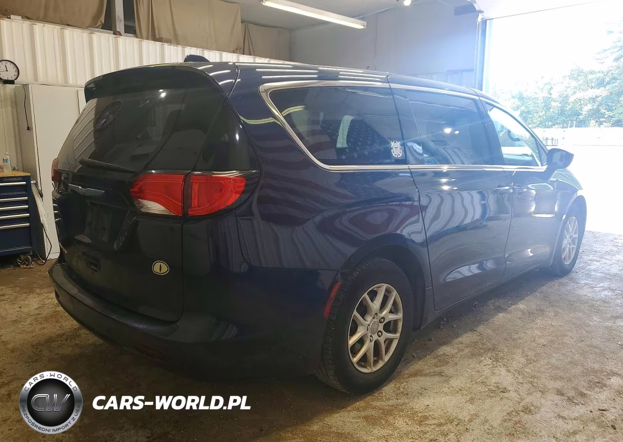 2017 Chrysler Pacifica VIN:2C4RC1DG7HR513386 - 3