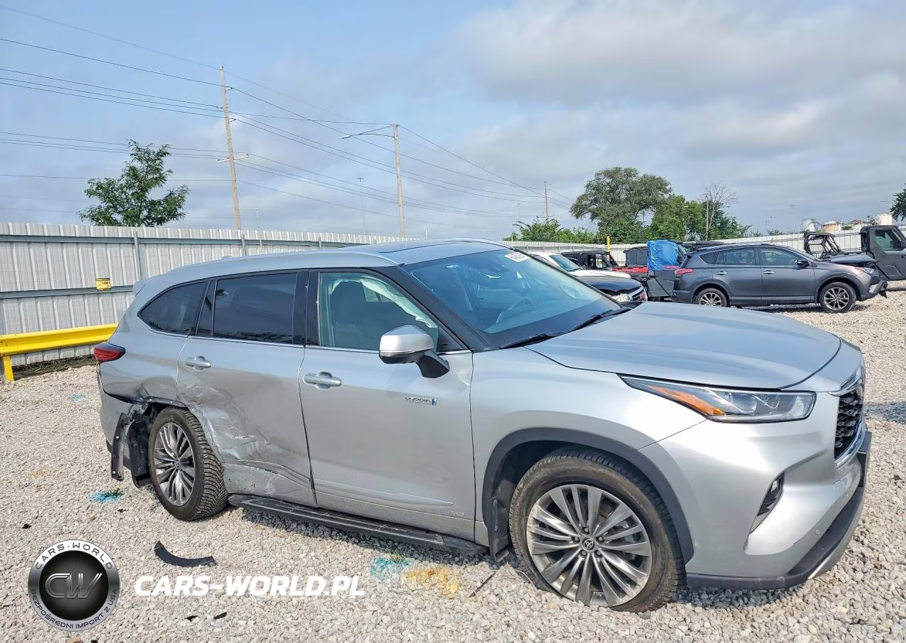 2021 Toyota Highlander Hybrid Platinum VIN:5TDEBRCH7MS028886 - 4