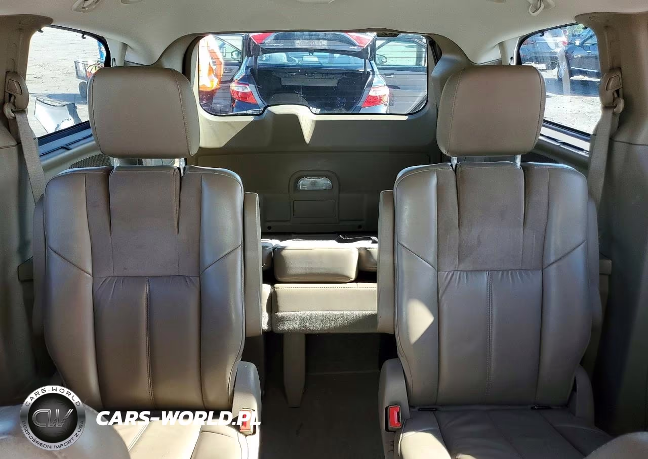 2011 Chrysler Town & Country Limited VIN:2A4RR6DG4BR745294 - 10