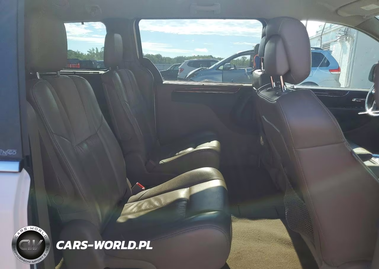 2011 Chrysler Town & Country Limited VIN:2A4RR6DG4BR745294 - 11