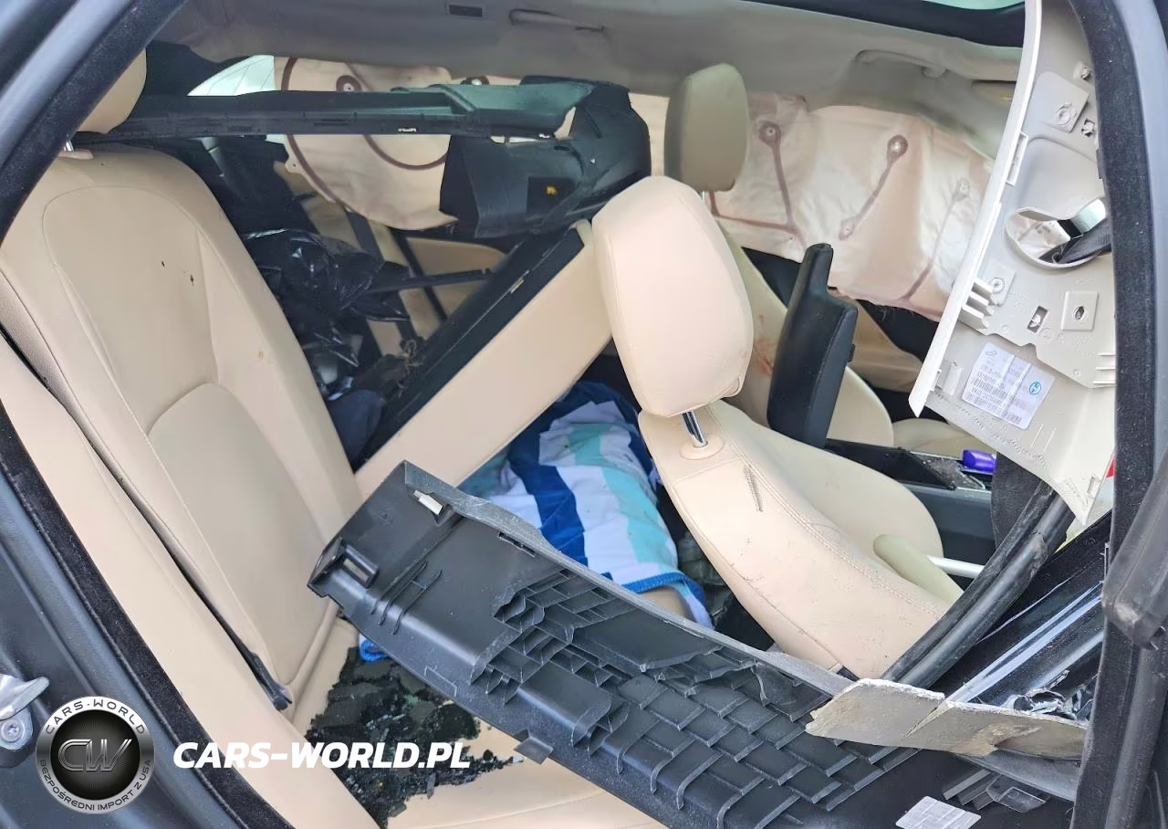 2018 Jaguar F-Pace Premium VIN:SADCJ2FX5JA275423 - 11