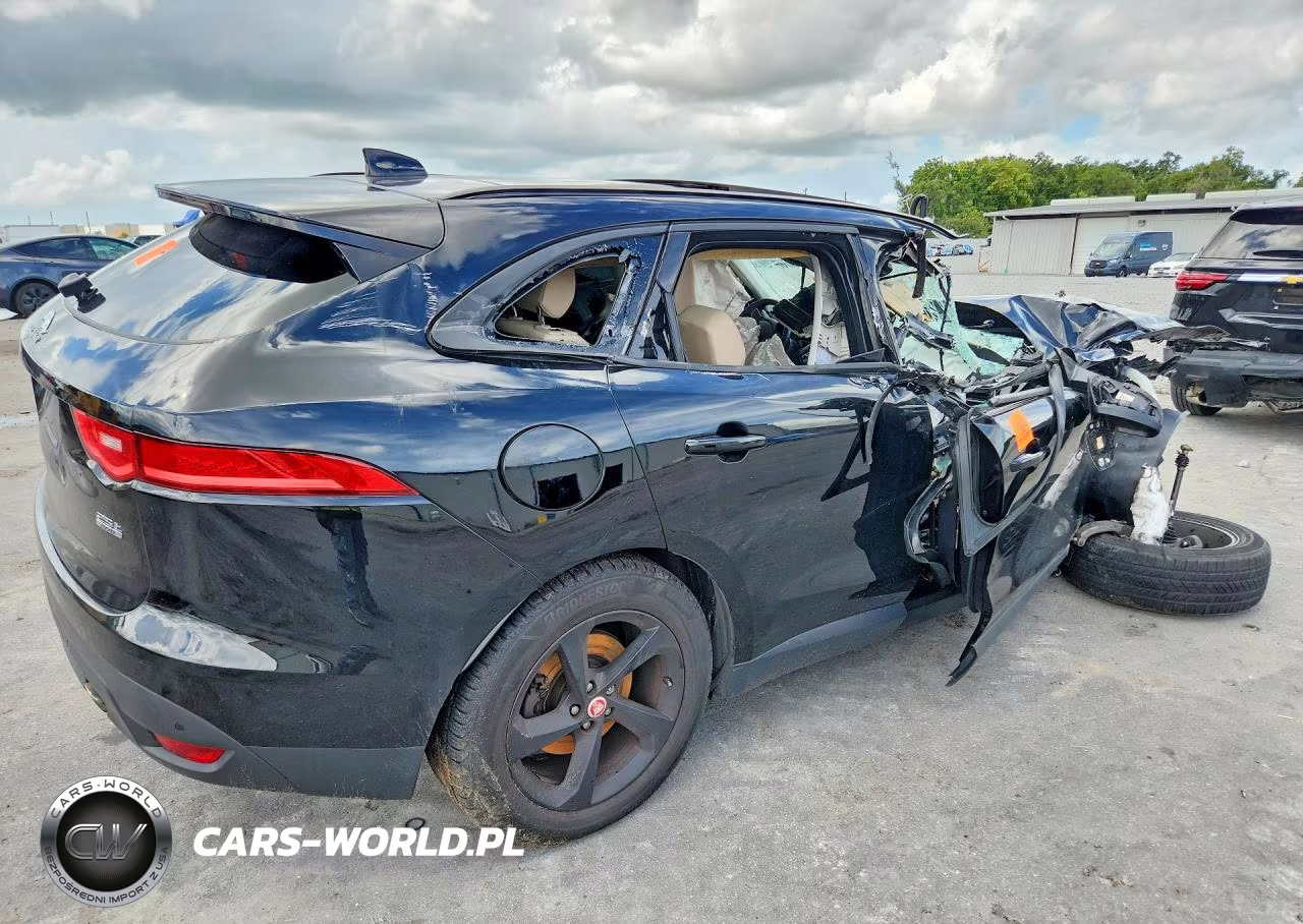 2018 Jaguar F-Pace Premium VIN:SADCJ2FX5JA275423 - 3