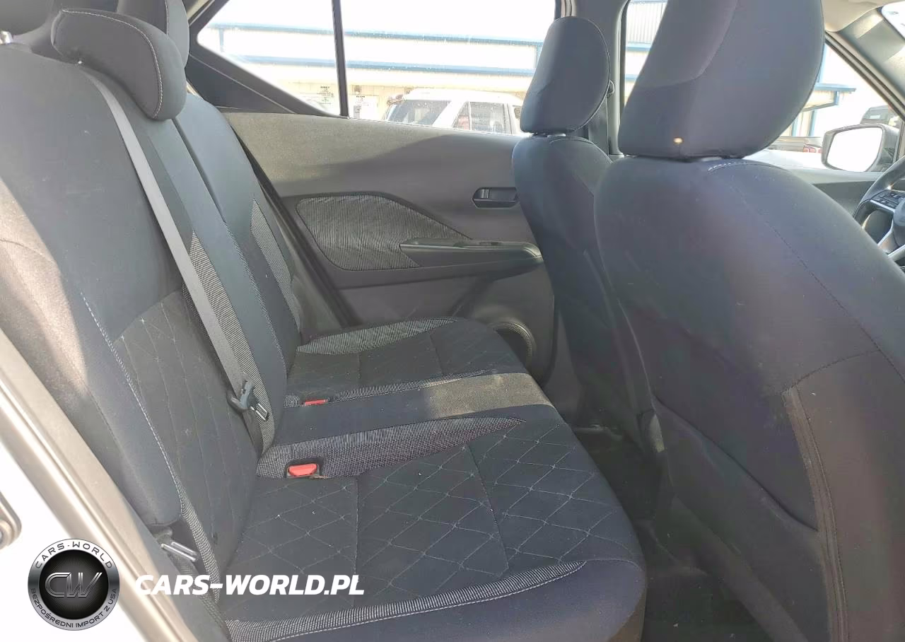 2018 Nissan Kicks S VIN:3N1CP5CU3JL538218 - 11