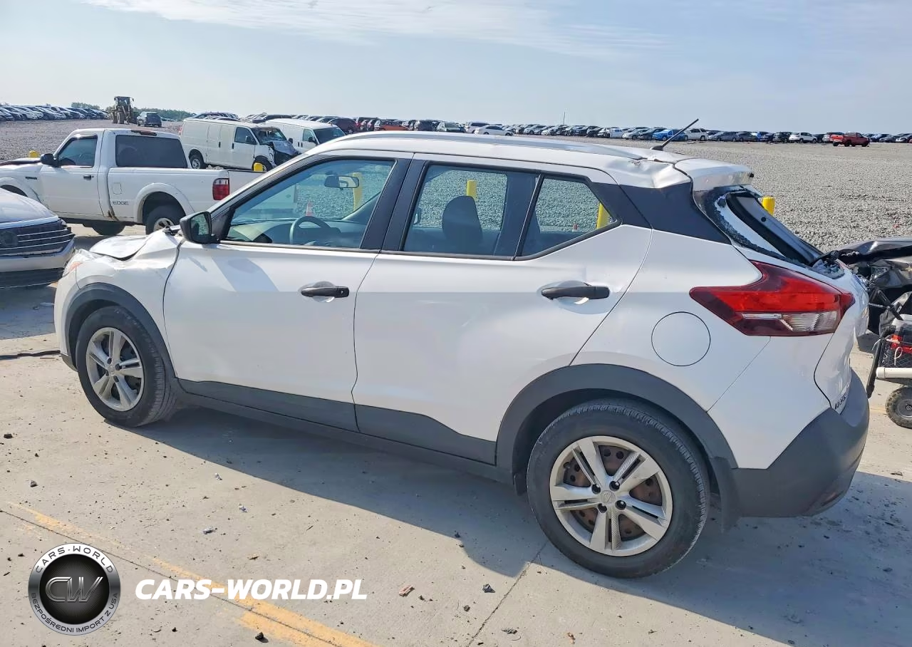 2018 Nissan Kicks S VIN:3N1CP5CU3JL538218 - 2