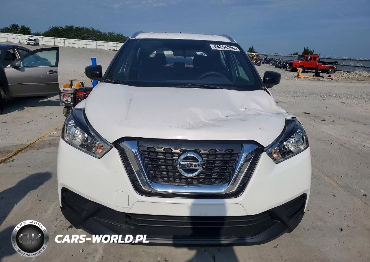 2018 Nissan Kicks S VIN:3N1CP5CU3JL538218 - 5