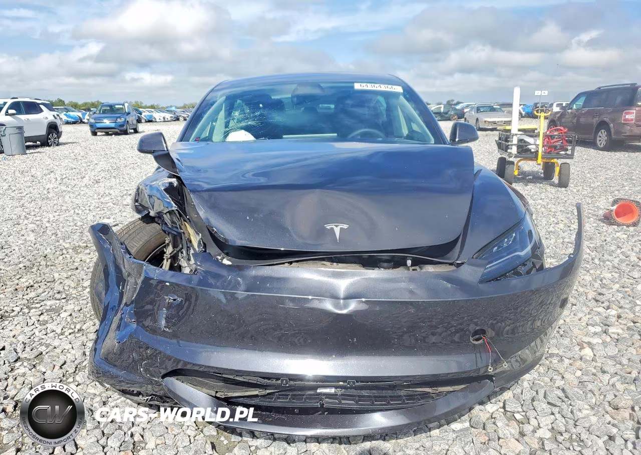 2025 Tesla Model 3 VIN:5YJ3E1EA4SF936018 - 5