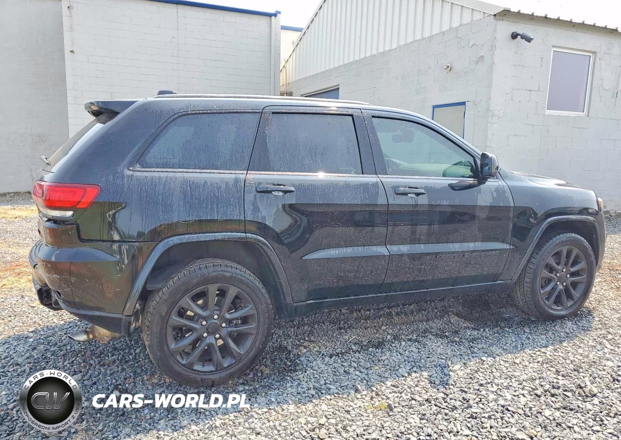 2022 Jeep Grand Cherokee Laredo E VIN:1C4RJFAG5NC149951 - 3