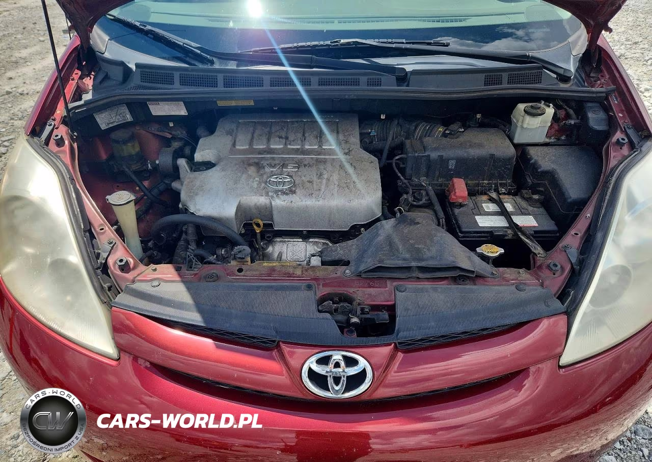 2010 Toyota Sienna Le 7-Passenger VIN:5TDKK4CC3AS341570 - 12