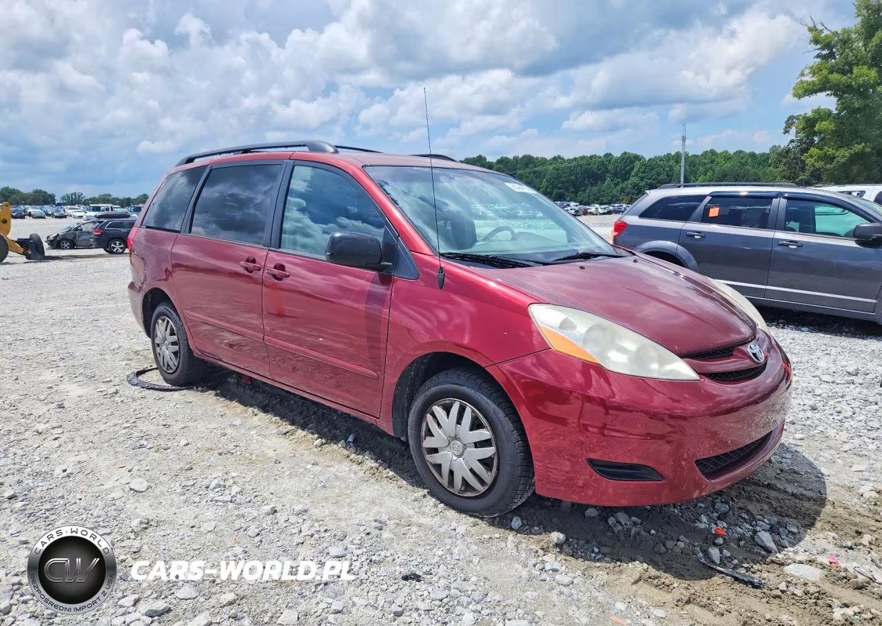 2010 Toyota Sienna Le 7-Passenger VIN:5TDKK4CC3AS341570 - 4