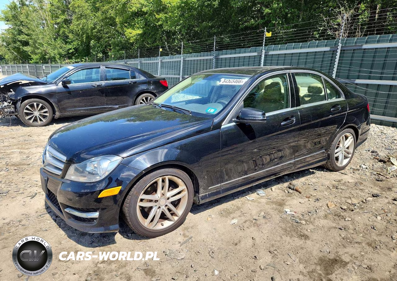 2012 Mercedes-Benz C 300 4Matic VIN:WDDGF8BB8CR198035 - 1