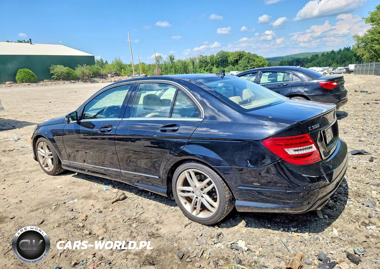 2012 Mercedes-Benz C 300 4Matic VIN:WDDGF8BB8CR198035 - 2