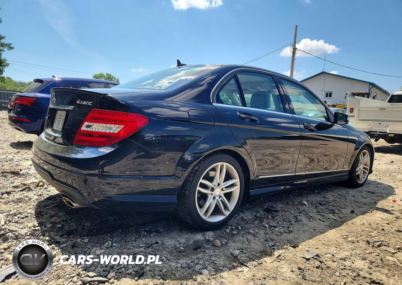 2012 Mercedes-Benz C 300 4Matic VIN:WDDGF8BB8CR198035 - 3