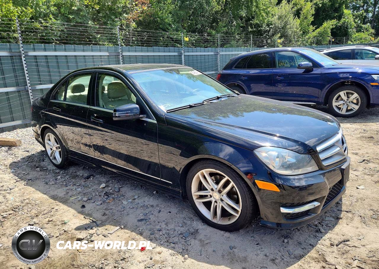 2012 Mercedes-Benz C 300 4Matic VIN:WDDGF8BB8CR198035 - 4
