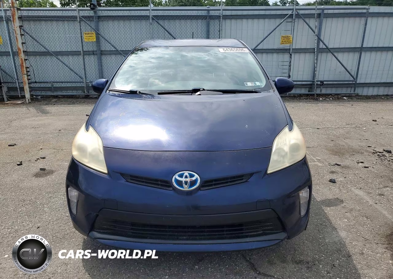 2012 Toyota Prius Two VIN:JTDKN3DU4C0334562 - 5