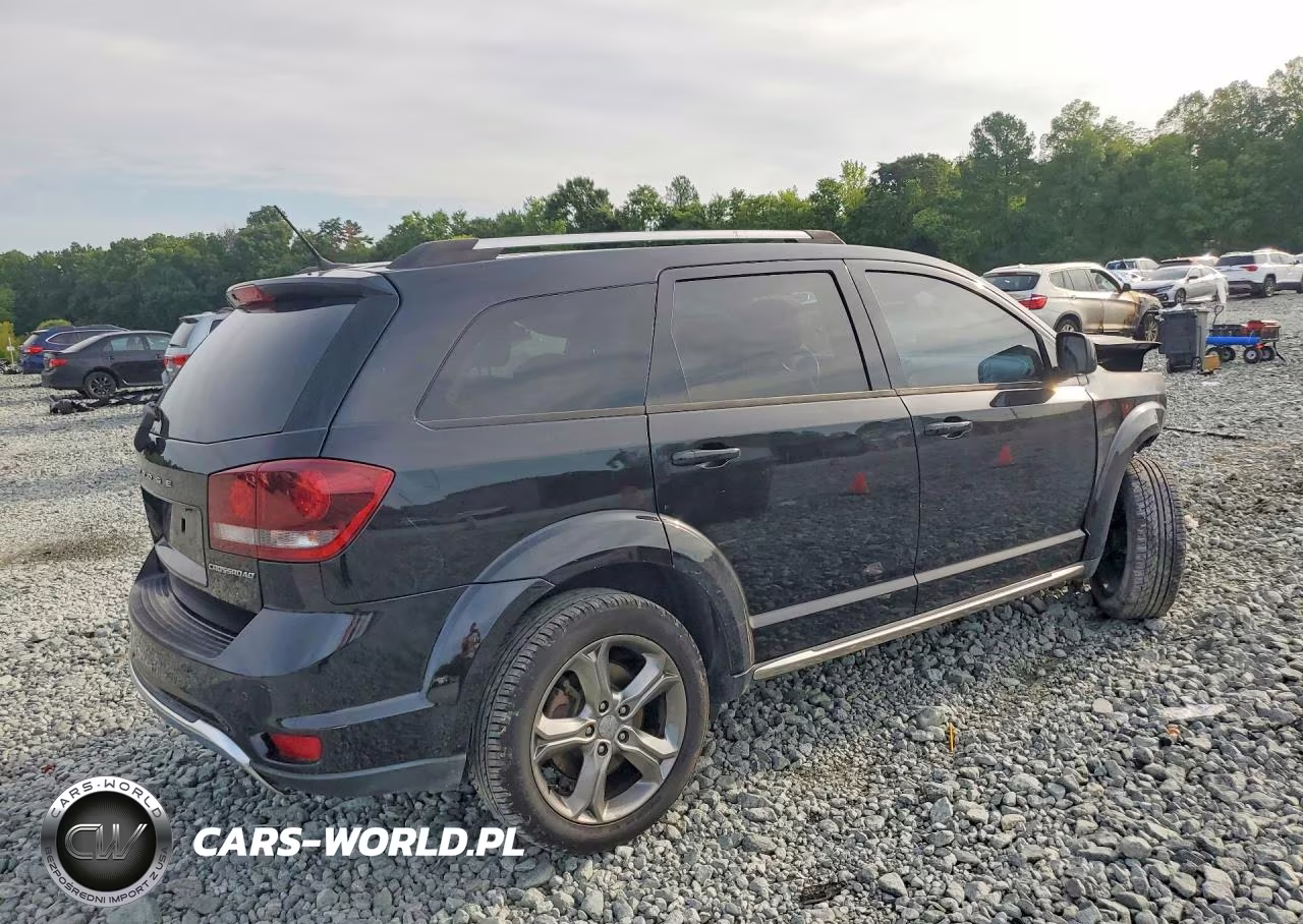 2017 Dodge Journey Crossroad VIN:3C4PDCGG1HT672817 - 3