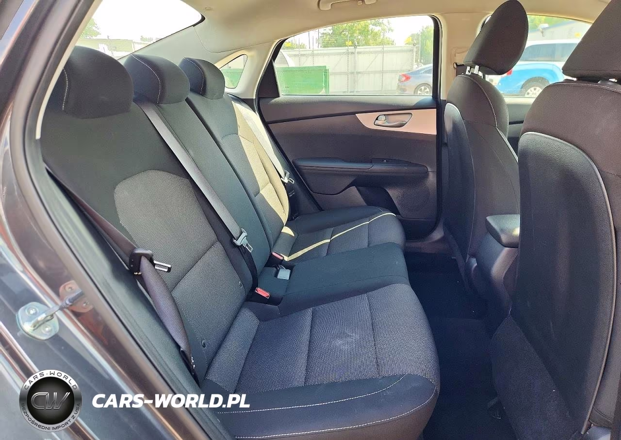 2024 Kia Forte Lxs VIN:3KPF24AD7RE832579 - 10