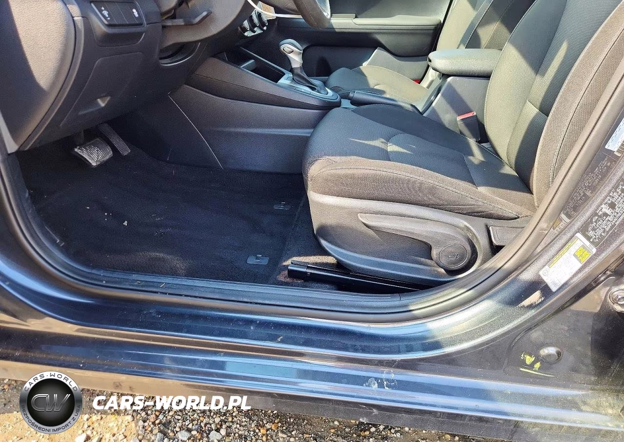 2024 Kia Forte Lxs VIN:3KPF24AD7RE832579 - 12