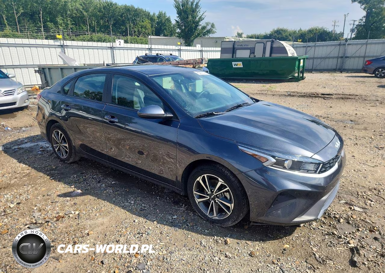 2024 Kia Forte Lxs VIN:3KPF24AD7RE832579 - 4