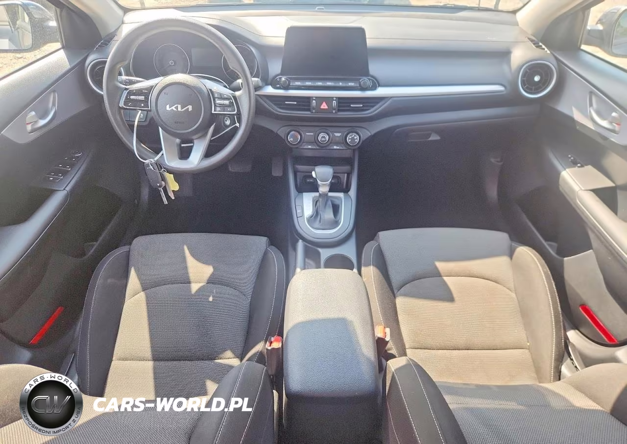 2024 Kia Forte Lxs VIN:3KPF24AD7RE832579 - 8