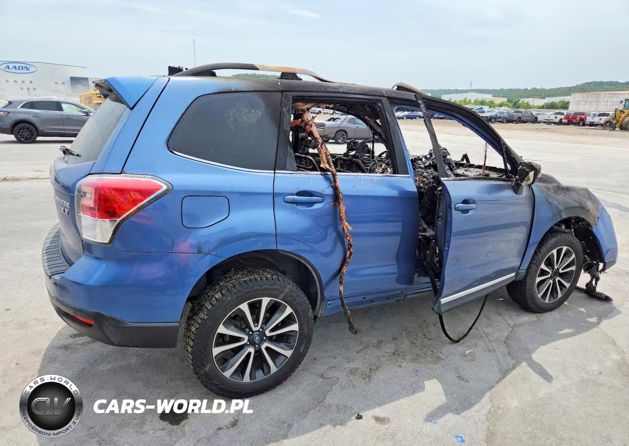 2017 Subaru Forester 2.0Xt Touring VIN:JF2SJGWC5HH430637 - 3