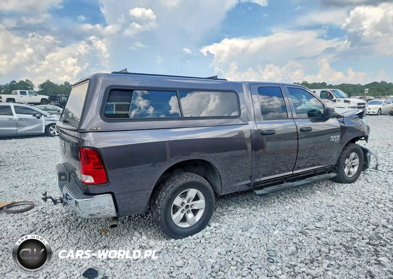 2019 Ram 1500 Classic Tradesman VIN:1C6RR6FG3KS581464 - 3