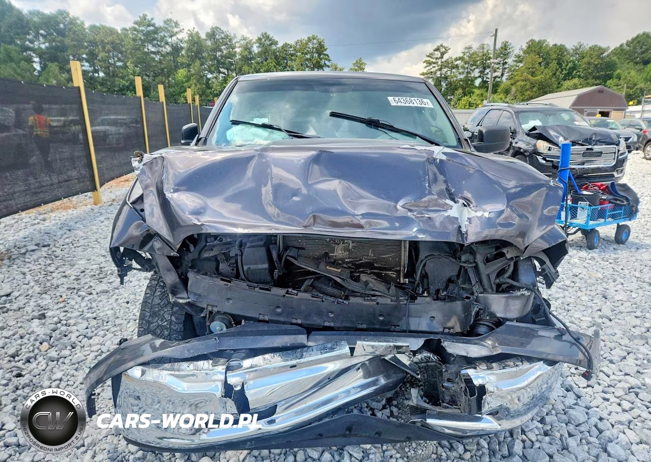 2019 Ram 1500 Classic Tradesman VIN:1C6RR6FG3KS581464 - 5