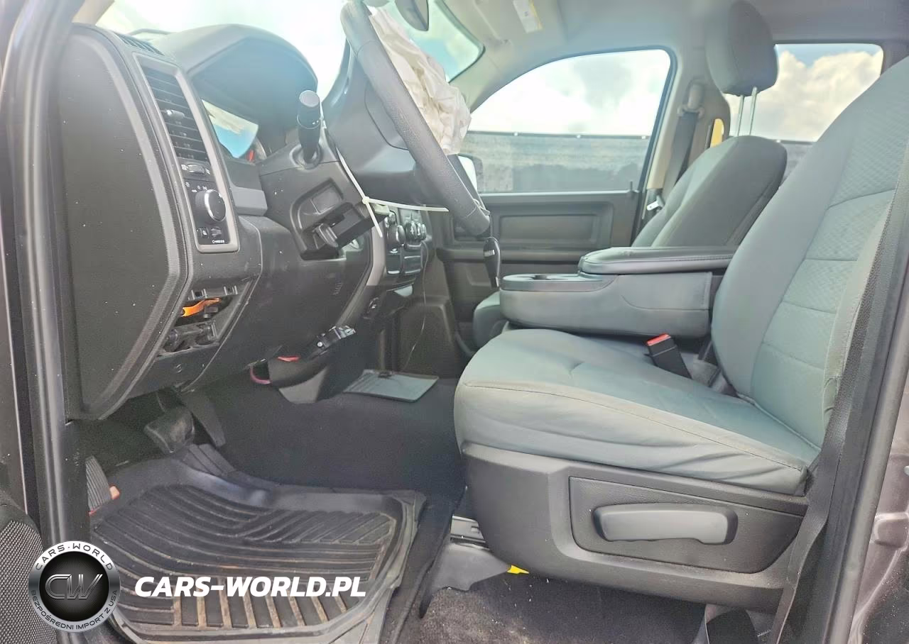 2019 Ram 1500 Classic Tradesman VIN:1C6RR6FG3KS581464 - 7