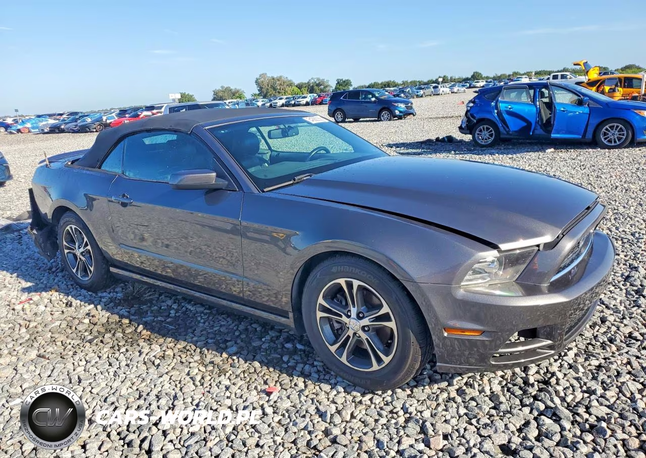 2013 Ford Mustang VIN:1ZVBP8EM0D5264999 - 4