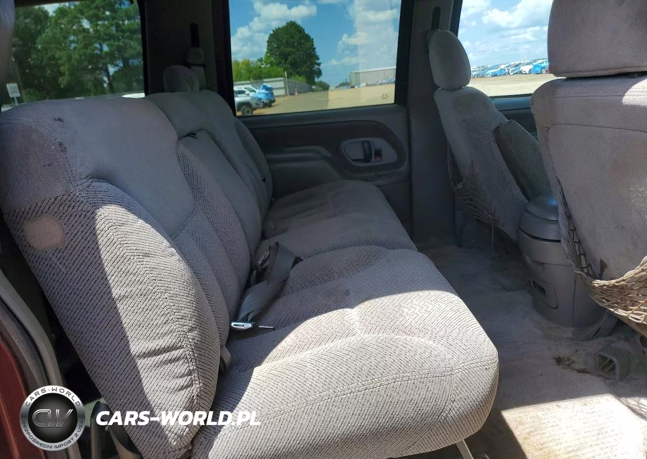 1997 Chevrolet Suburban C1500 VIN:1GNEC16R6VJ375604 - 11