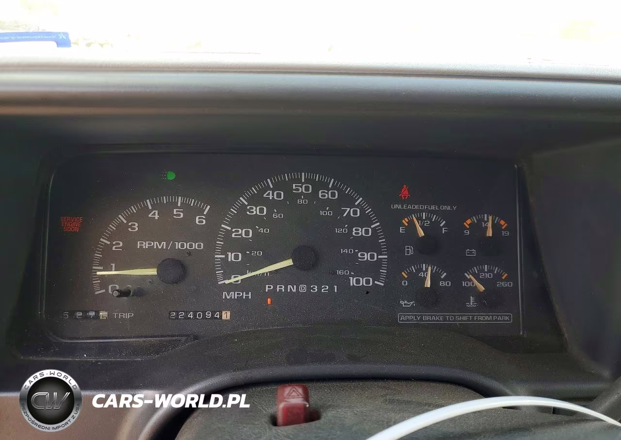 1997 Chevrolet Suburban C1500 VIN:1GNEC16R6VJ375604 - 9
