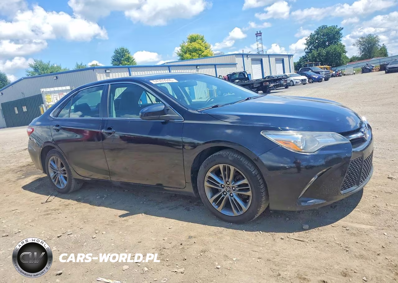 2017 Toyota Camry Se VIN:4T1BF1FKXHU301557 - 4