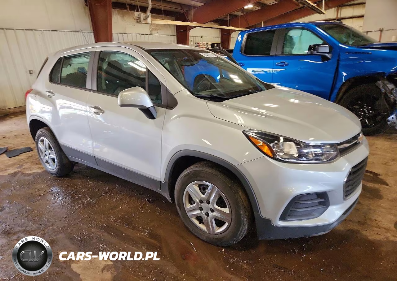 2017 Chevrolet Trax Ls VIN:3GNCJKSB1HL286192 - 4