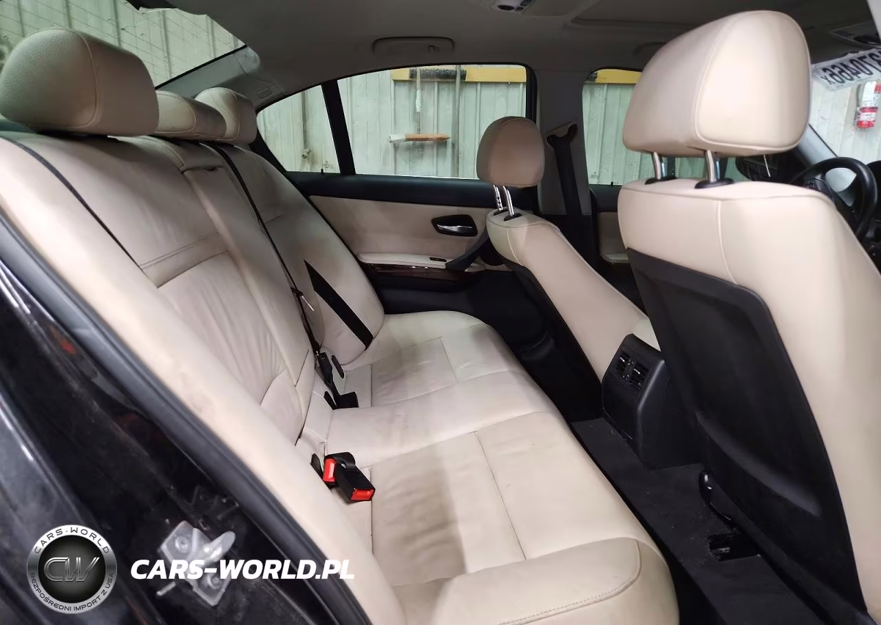 2011 BMW 335 Xi VIN:WBAPL5G50BNN23705 - 10