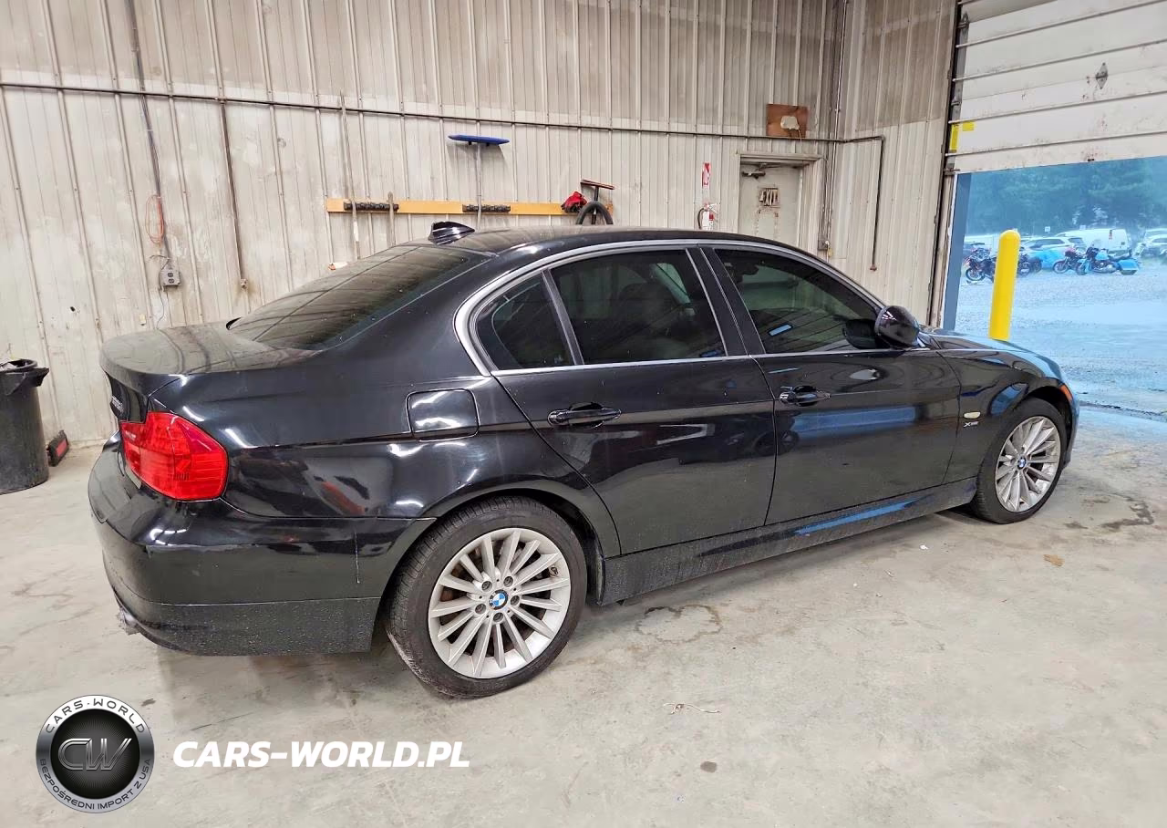 2011 BMW 335 Xi VIN:WBAPL5G50BNN23705 - 3