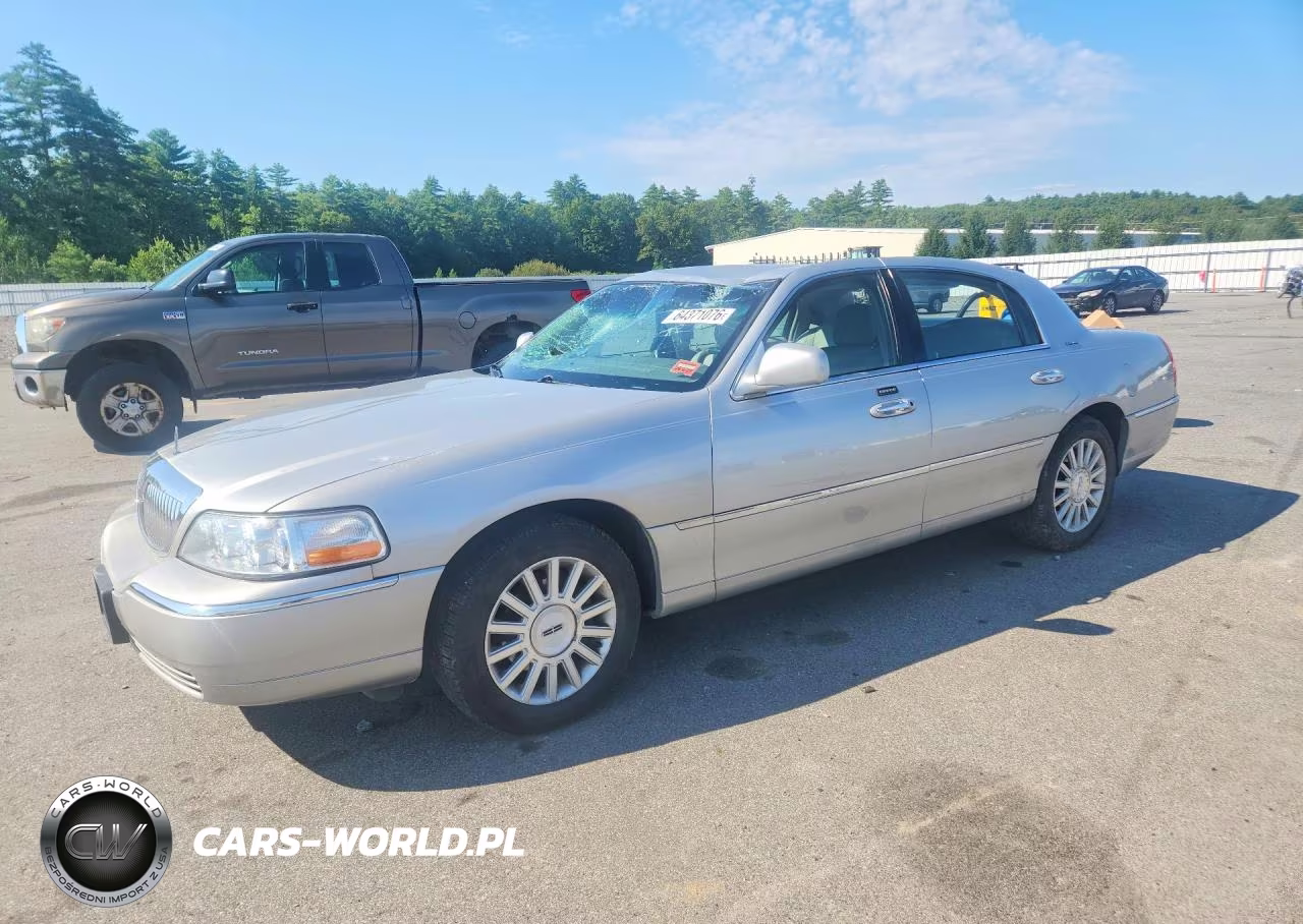 2003 Lincoln Town Car Executive