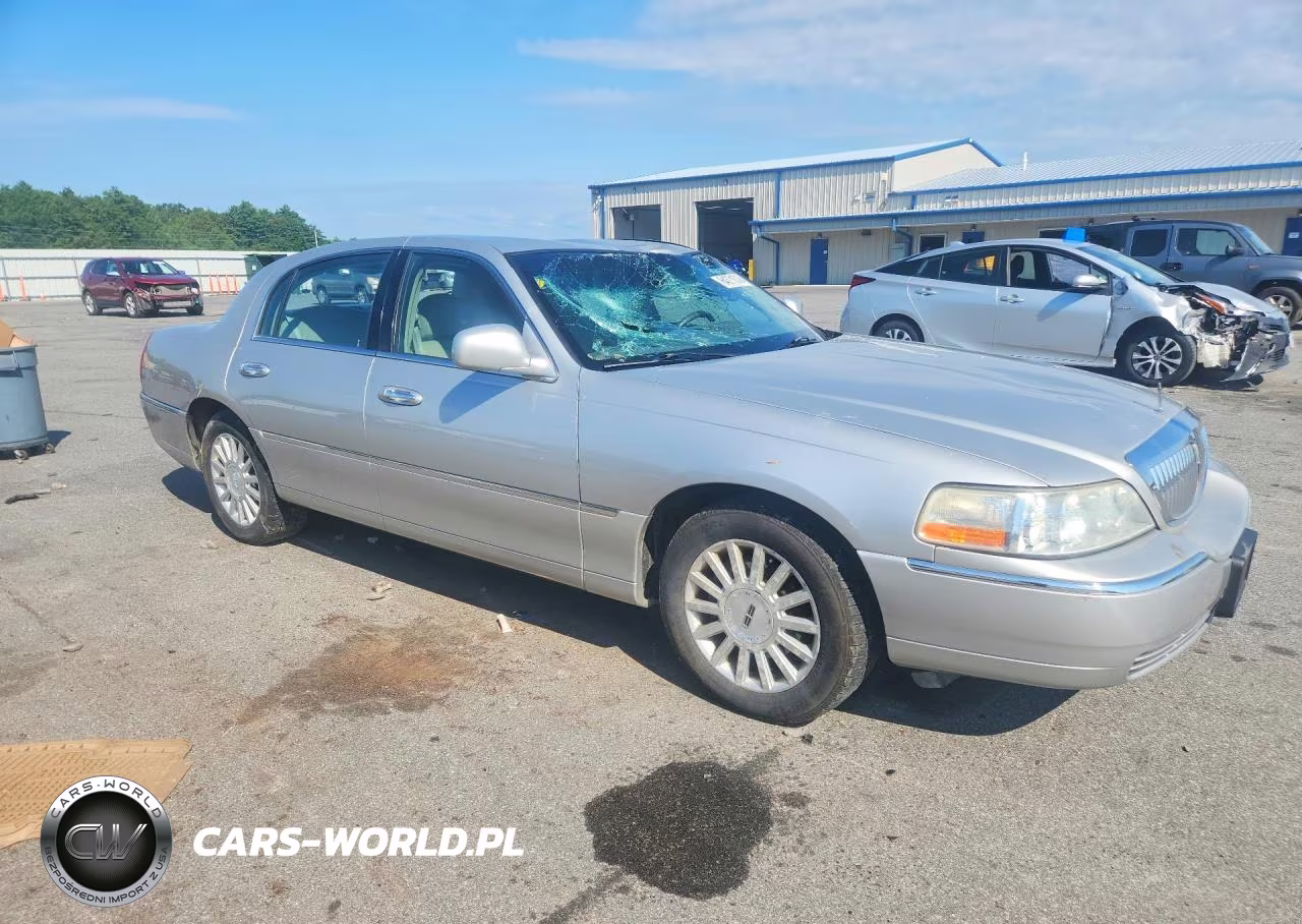 2003 Lincoln Town Car Executive VIN:1LNHM81WX3Y694920 - 4