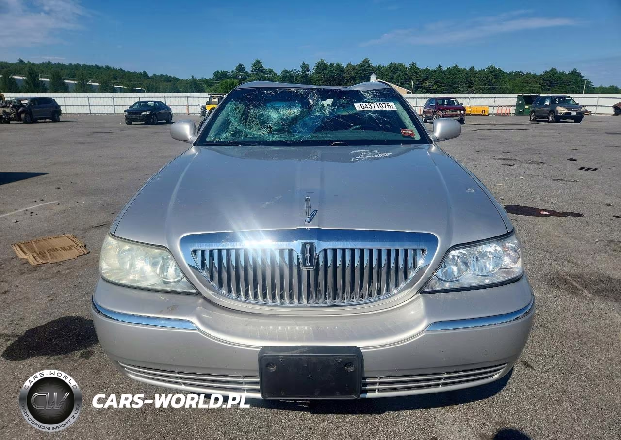 2003 Lincoln Town Car Executive VIN:1LNHM81WX3Y694920 - 5