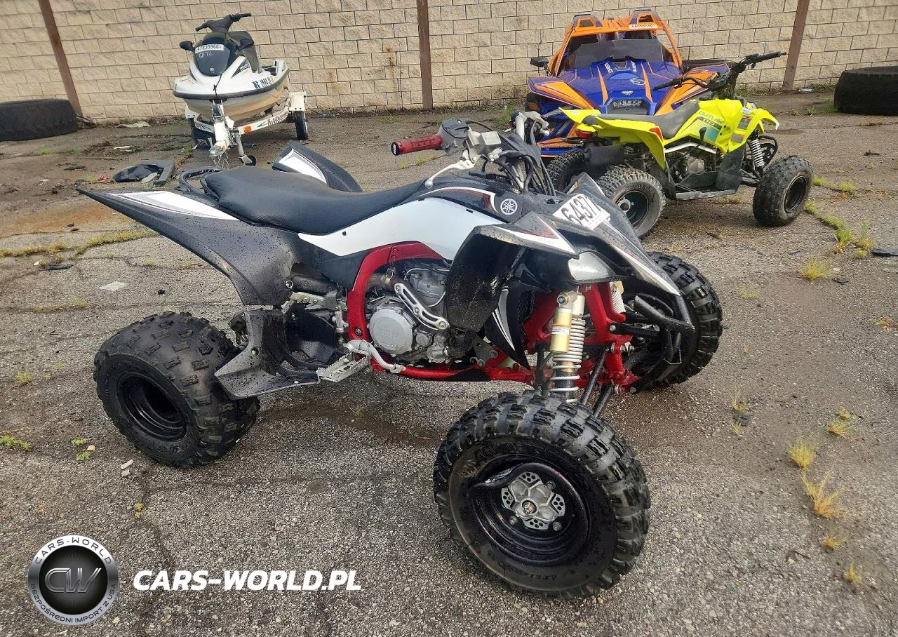 2015 Yama Yxz – zdjęcie 1 z 10