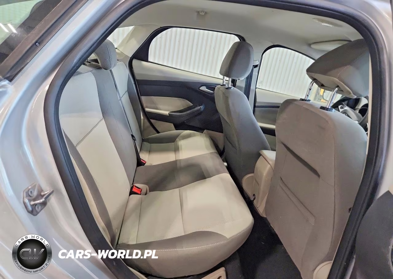 2013 Ford Focus Se VIN:1FADP3F22DL321765 - 10