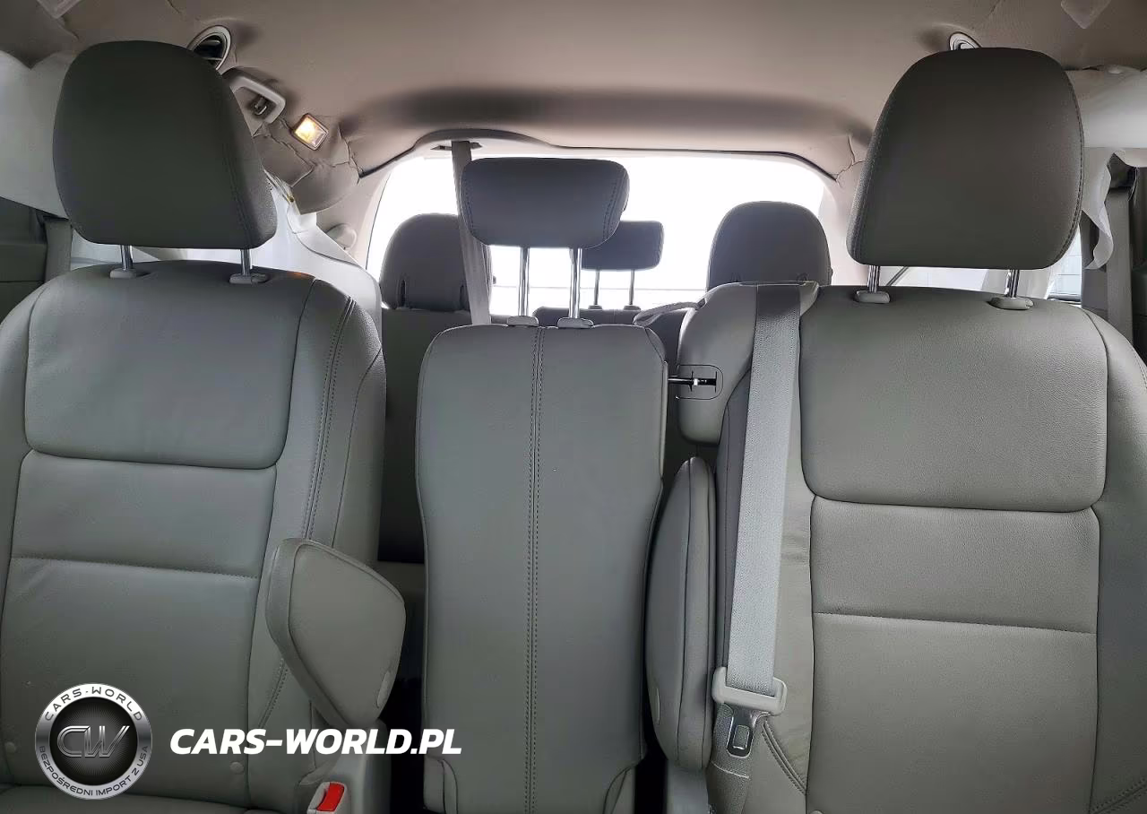 2018 Toyota Sienna Xle 8-Passenger VIN:5TDYZ3DCXJS957328 - 10