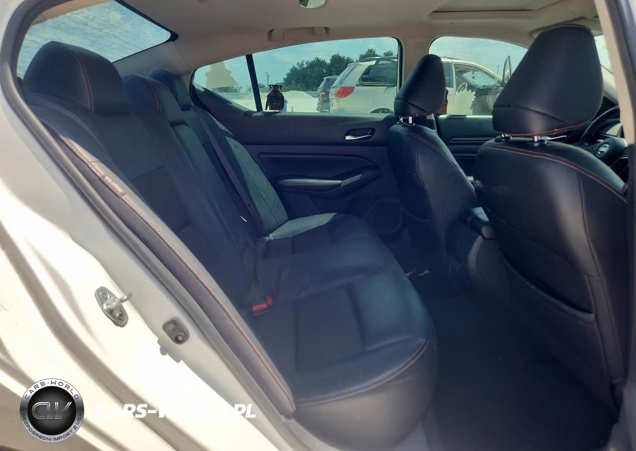 2019 Nissan Altima Sr VIN:1N4AL4CVXKC257961 - 10