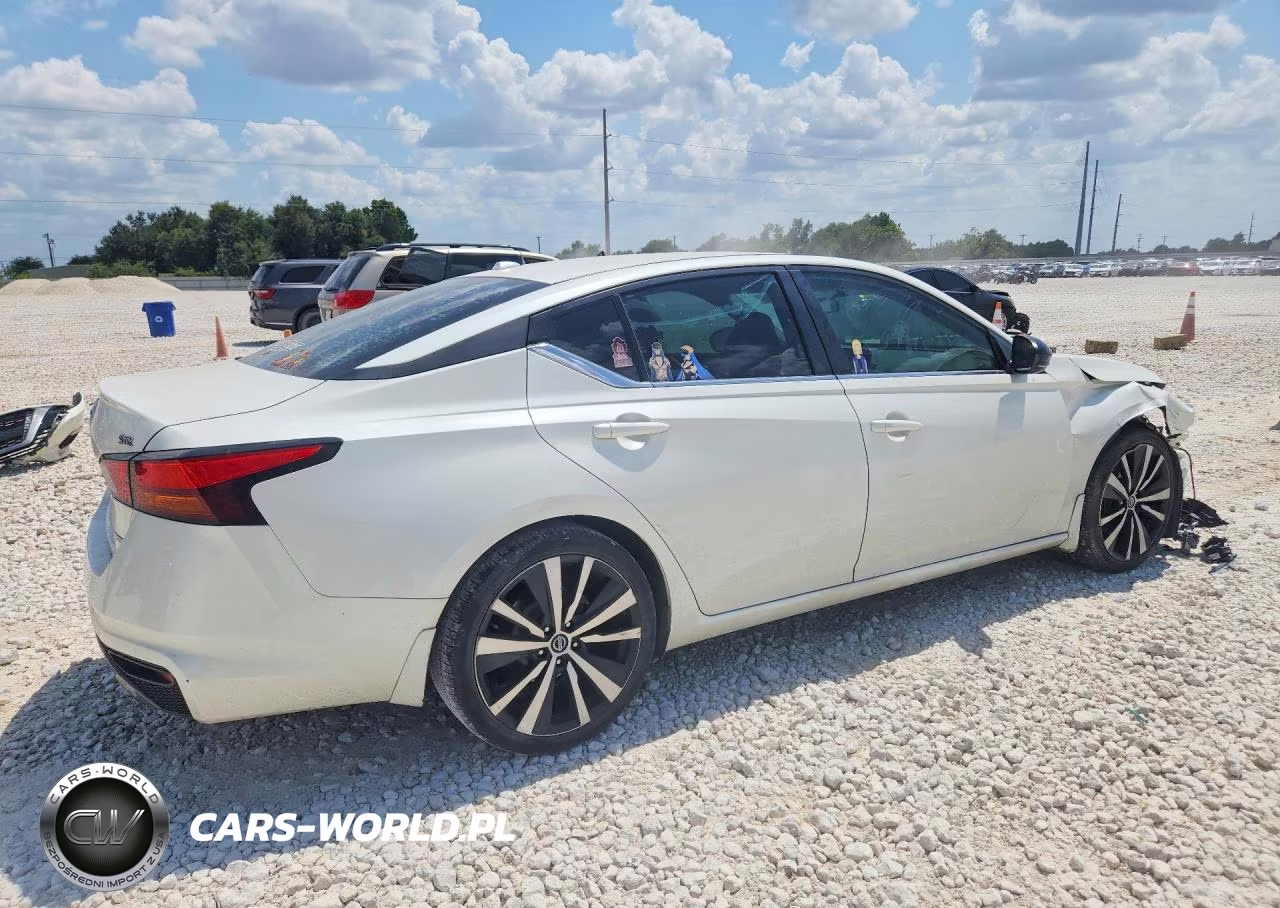 2019 Nissan Altima Sr VIN:1N4AL4CVXKC257961 - 3