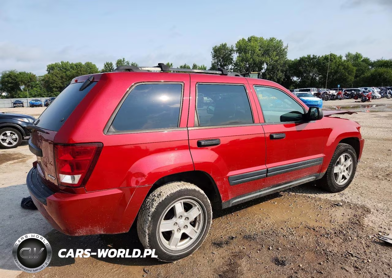 2005 Jeep Grand Cherokee Laredo VIN:1J4HR48N65C702906 - 3