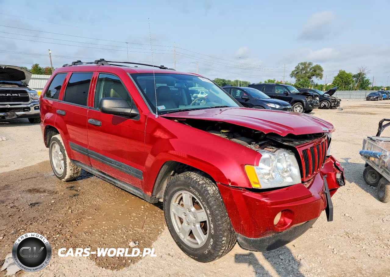2005 Jeep Grand Cherokee Laredo VIN:1J4HR48N65C702906 - 4