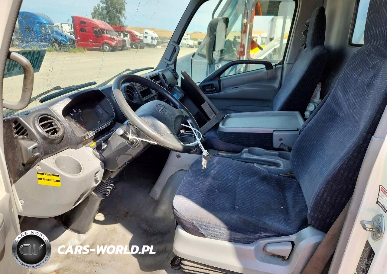 2016 Hino 155 Box Truck VIN:JHHXDM1H0GK004303 - 7