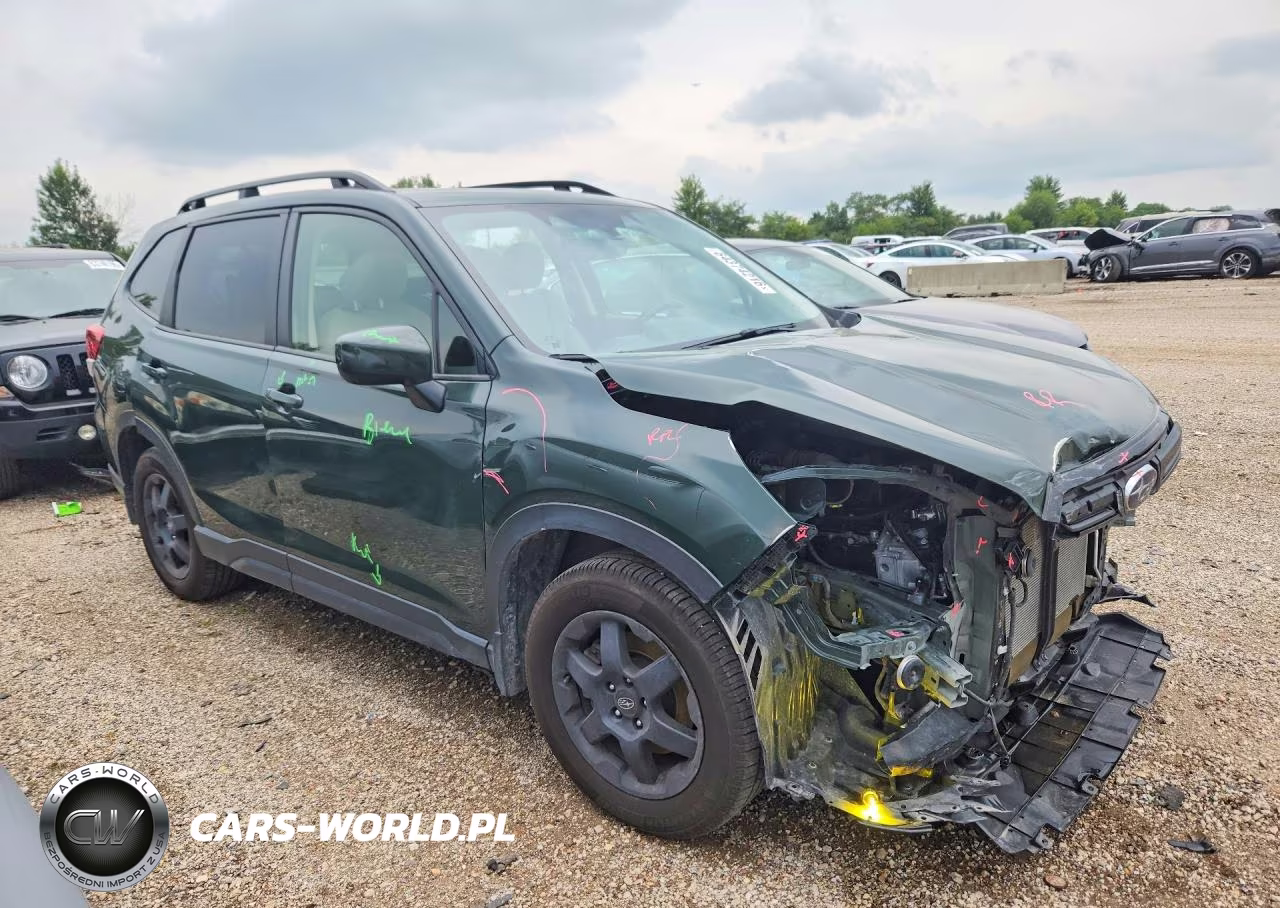 2023 Subaru Forester Premium VIN:JF2SKAEC1PH447719 - 4