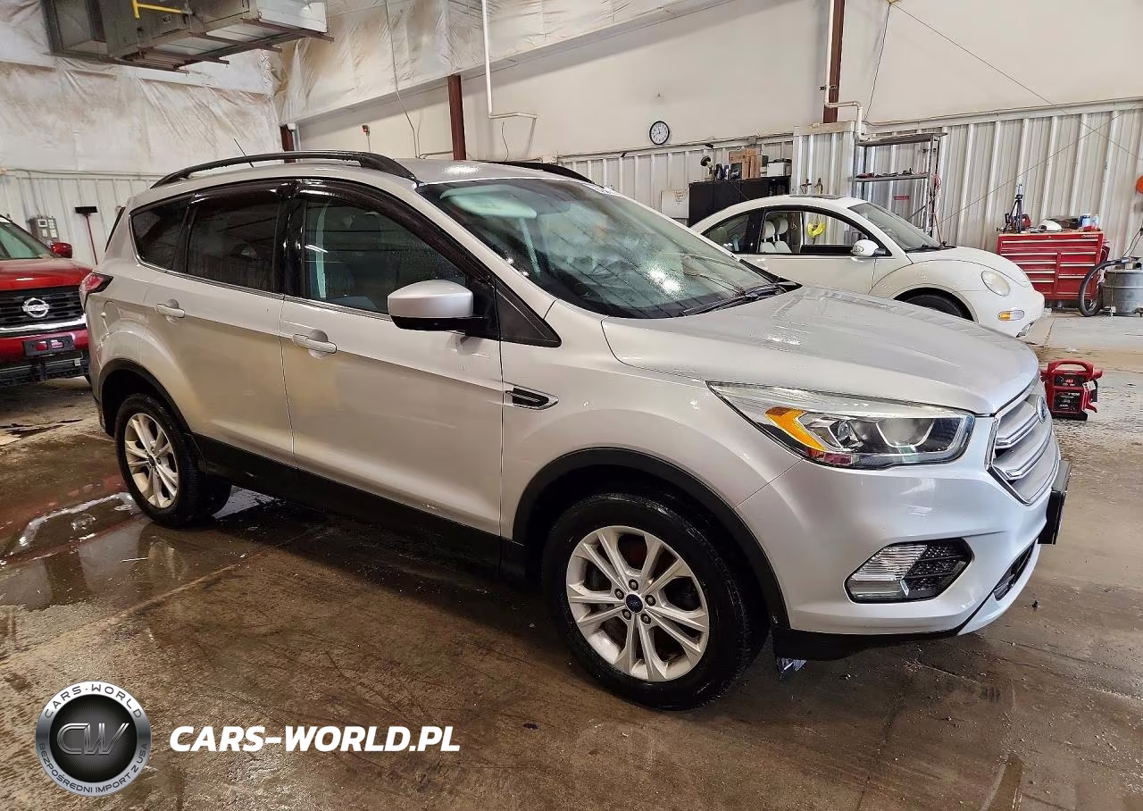 2017 Ford Escape Se VIN:1FMCU9GDXHUC21247 - 4