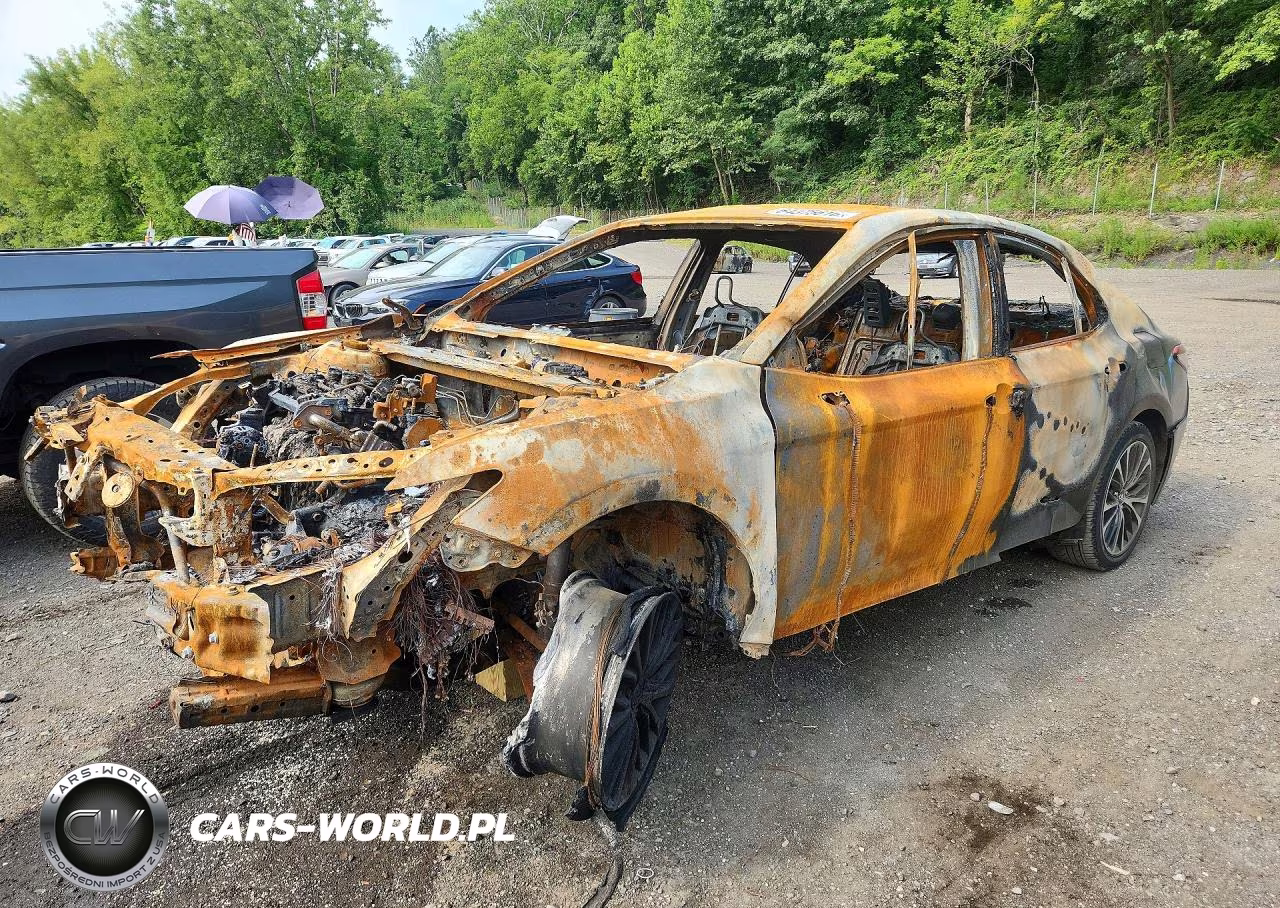 2020 Toyota Camry Se – zdjęcie 1 z 11