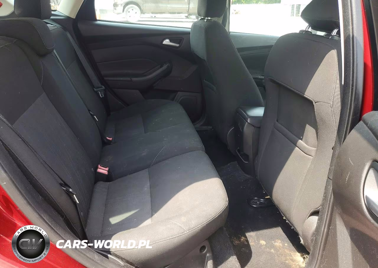 2015 Ford Focus Se VIN:1FADP3K21FL372005 - 10
